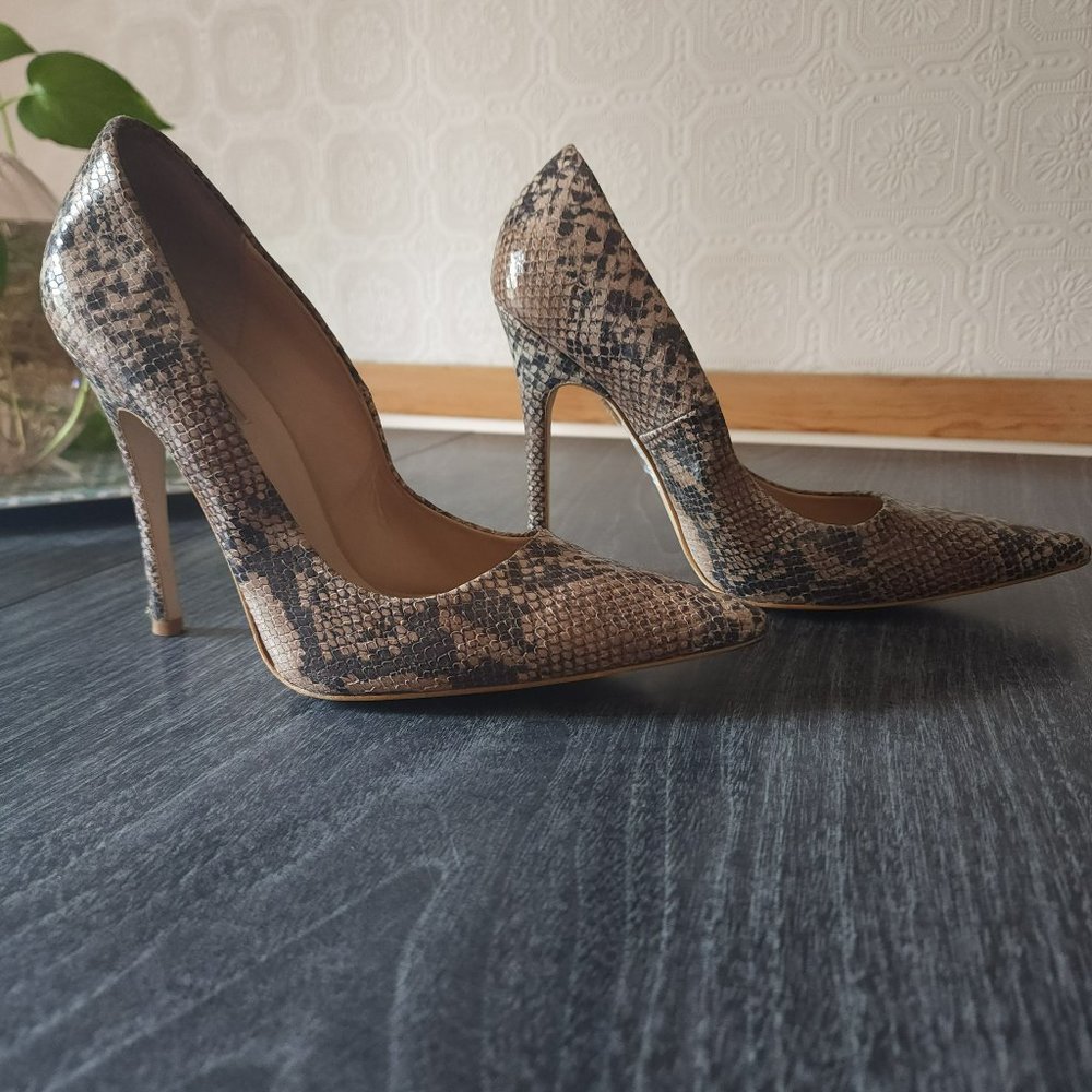 TOPSHOP Snake Skin Stiletto Pointed Toe   Size 10.5     5" Heel